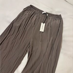 Aritzia Babaton Pleated Wide-Leg Pants - Taupe Gray